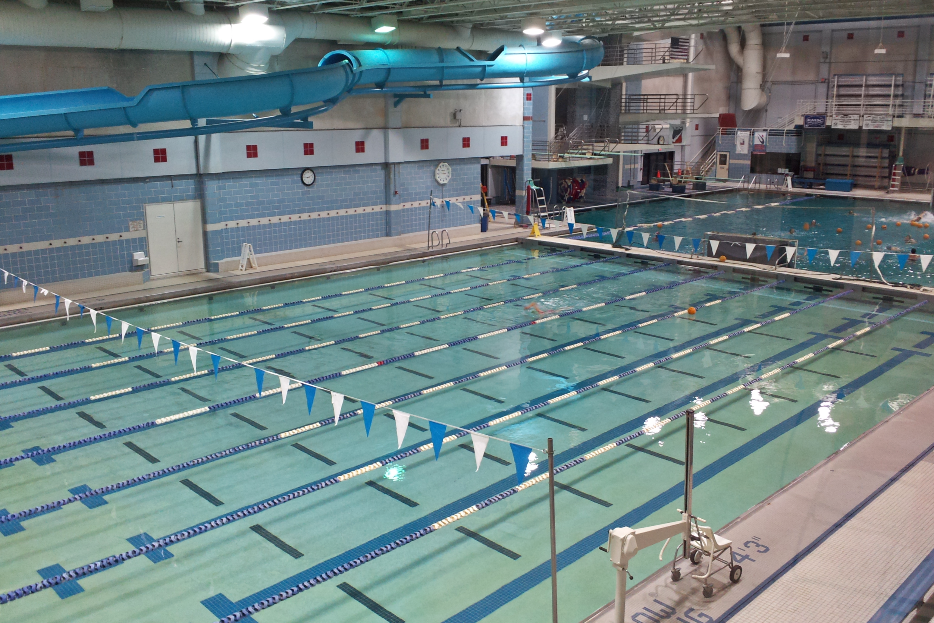 Kryty basen Kennedy Shriver Aquatic Center — zdjęcie poglądowe działu pływalni