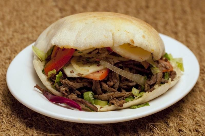 Shawarma w chlebie baladi