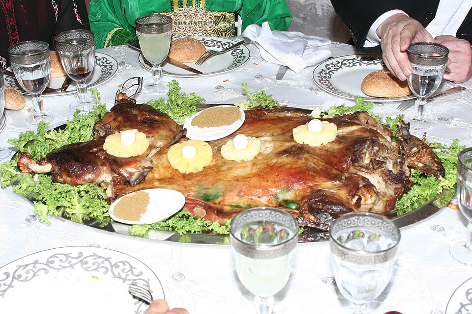 Mechoui — pieczona baranina z kminem
